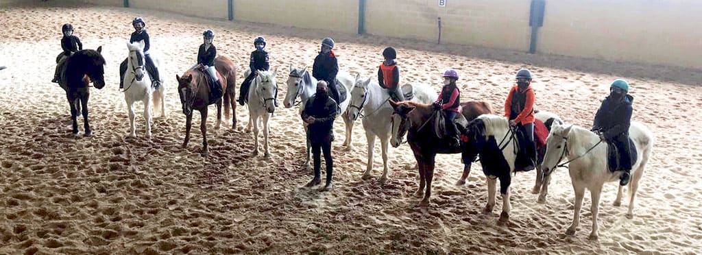 Hipica Guadarrama - Montar a caballo desde niños
